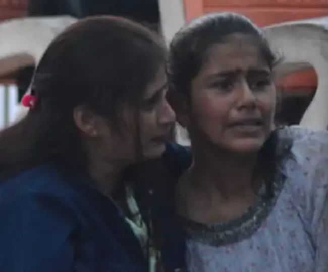 Kanpur Zoo Accident टॉय ट्रेन से कटकर शिक्षिका की मौत, पतिबेटे के